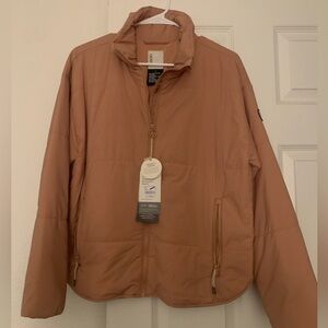 NWT- VUORI Canyon Insulated Jacket - size M 
Color: Rose